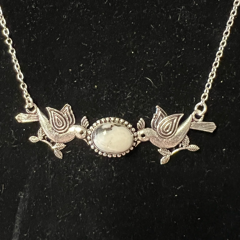 Elegant 925 silver white buffalo necklace